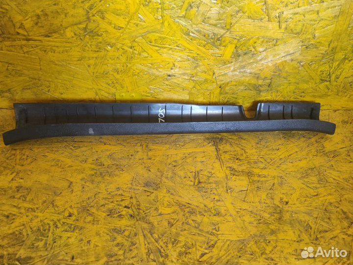 Накладка на порог правая Hyundai Solaris RB 1.6