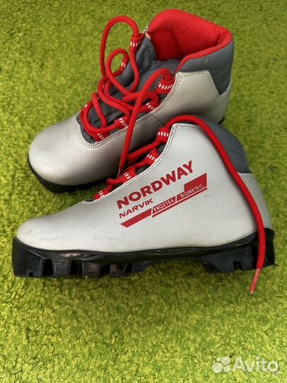 Лыжные ботинки