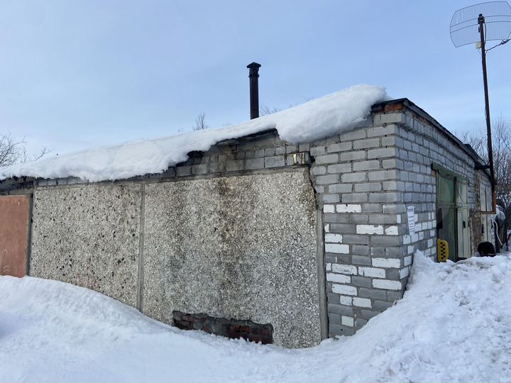 Гараж, > 30 м²