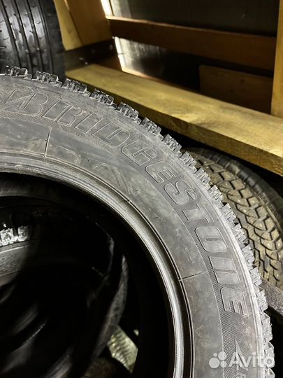 Bridgestone Ice Cruiser 7000 215/65 R16