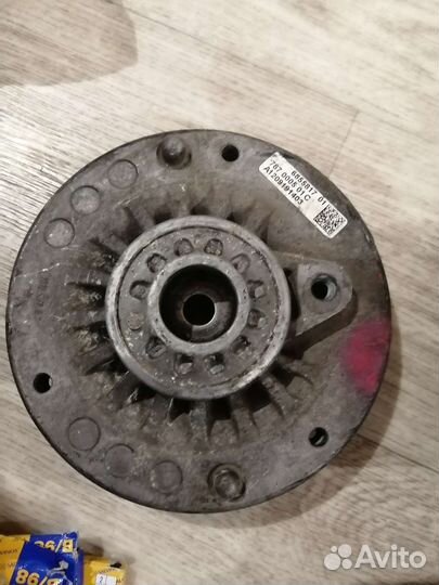 Опора амортизатора верхняя BMW 6855817. 01