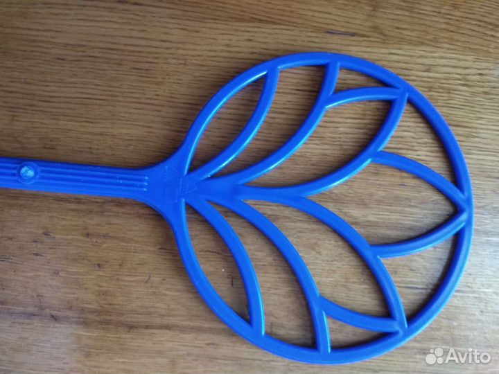 Новая пластиковая пылевыбивалка