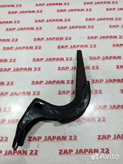 Кронштейн подножки передний Toyota Land Cruiser