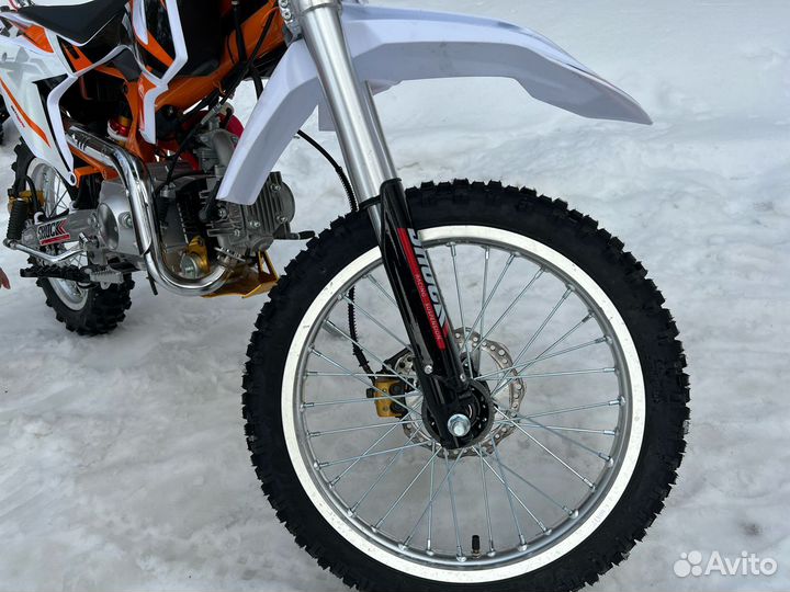 Десткий бензиновый мотоцикл 125 кубов