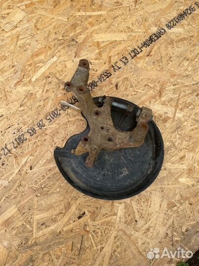 Кулак-цапфа задняя левая Volkswagen Golf 6 2010