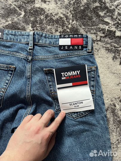 Джинсы Tommy Jeans