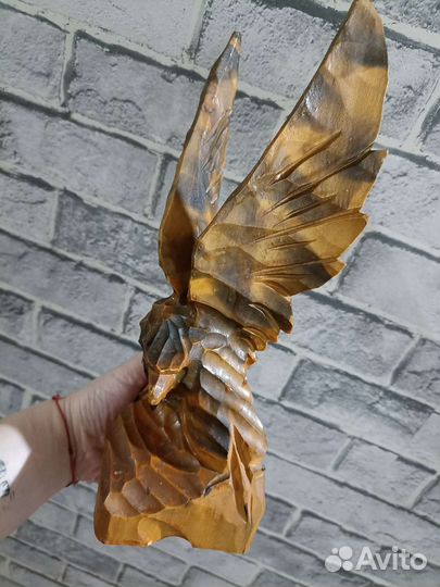 Статуэтка из дерева Орёл