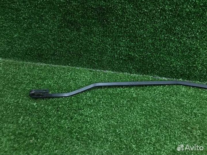 Поводок стеклоочистителя правый Chevrolet Cobalt