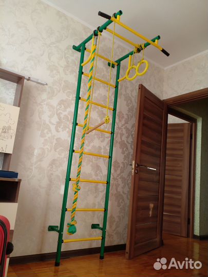 Шведская стенка с турником