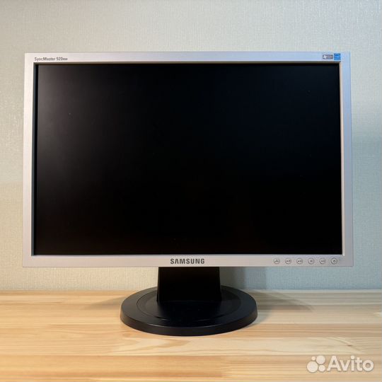 Монитор Samsung, мышь компьютерная и колонки