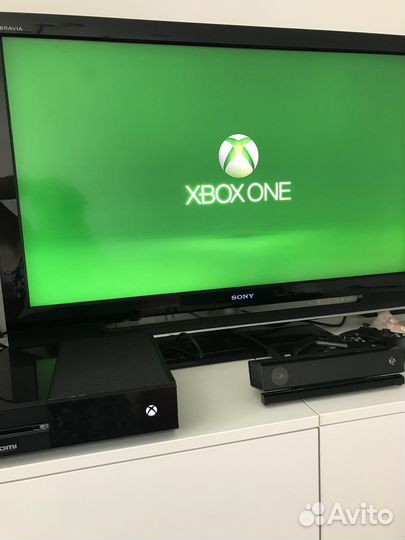 Xbox one 500Гб с геймпадом