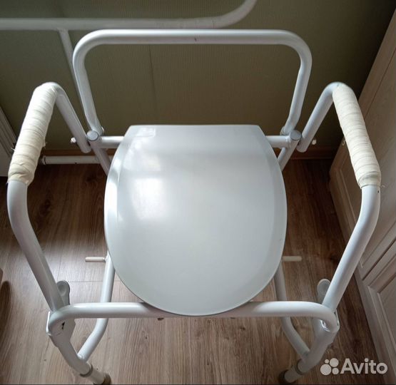 Санитарный стул туалет