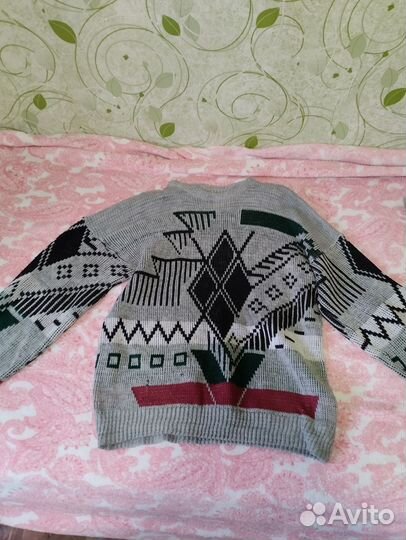 Свитер женский