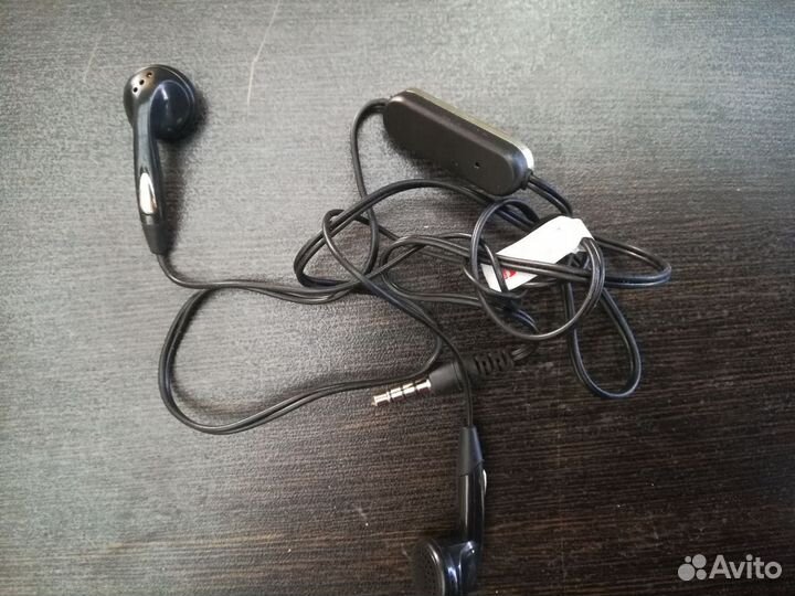 Наушники проводные