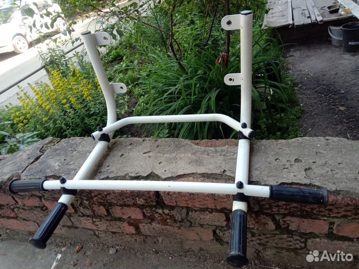 Турник настенный с брусьями