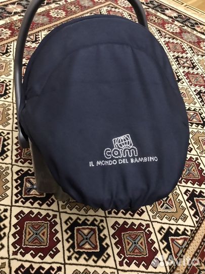 Автомобильное кресло