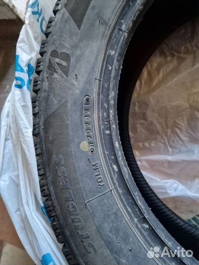 Bridgestone Blizzak Ice 215/55 R17