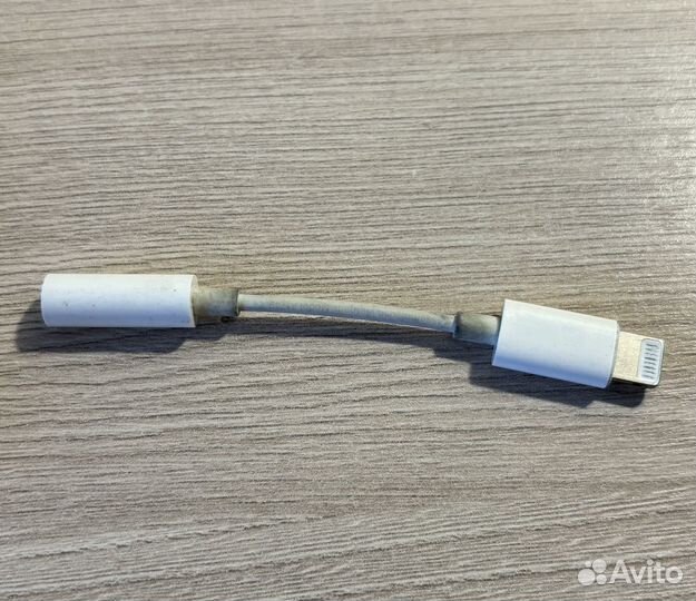 Адаптер lightning to headphone jack