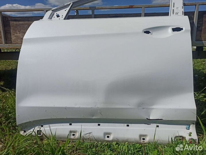 Дверь передняя левая Hyundai Santa Fe