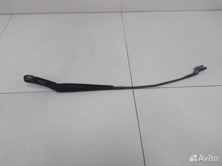 Поводок стеклоочистителя передний правый Skoda Rap