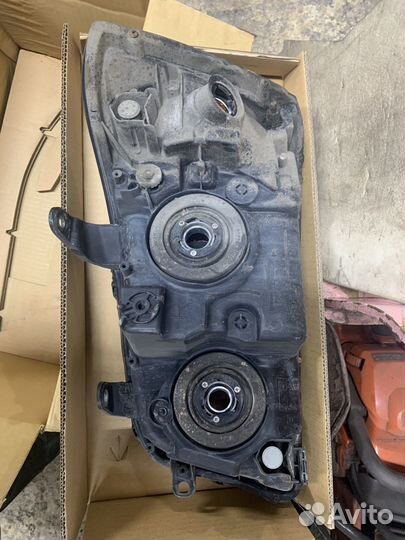 Продам фару toyota highlander