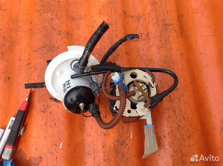 Насос топливный в сборе с колбой Land Rover range