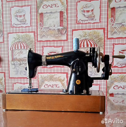 Швейная машина Подольск ручная