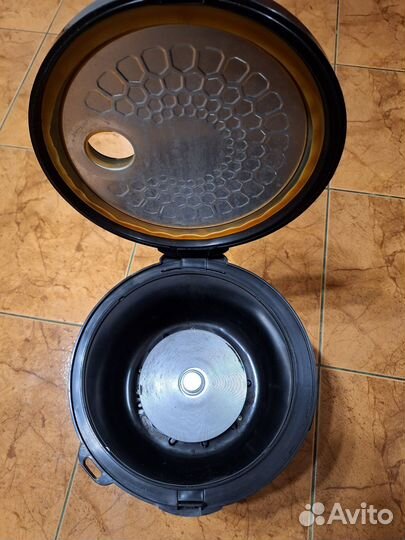 Мультиварка Redmond RMC-M22