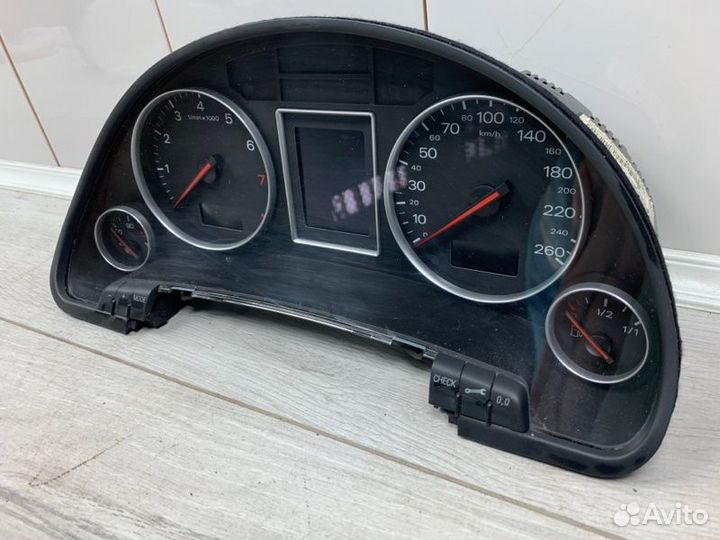 Щиток приборов Audi A4 универсал ALZ 2004