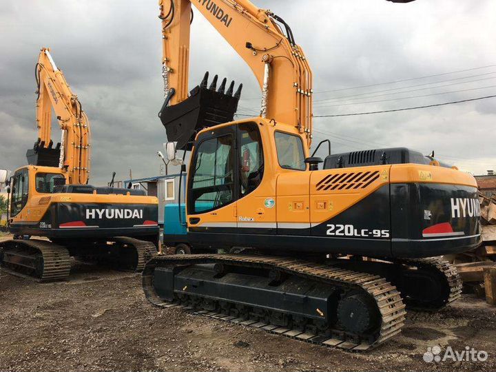 Оператор поворотного экскаватора