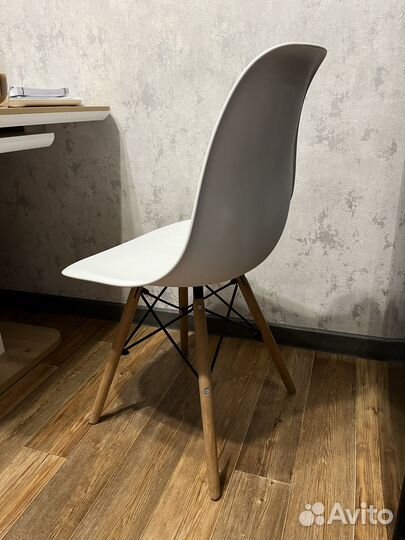 Стулья кухонные eames