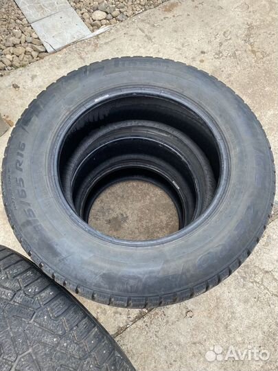 Bridgestone 613V 215/65 R16