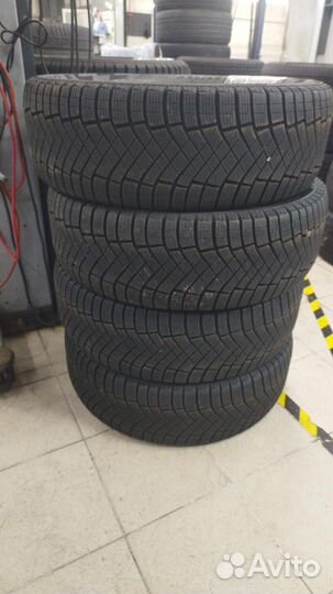 Pirelli Ice Zero FR 235/55 R20 102H