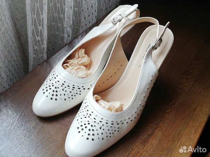 Босоножки, туфли