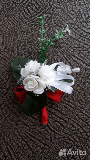 Бутоньерка и браслет для свидетелей