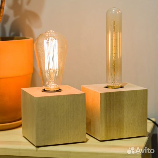 Лампа настольная