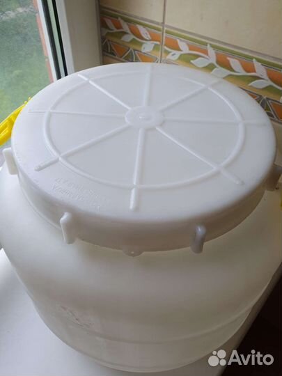 Емкость пластиковая (бочка, бак, фляга), 25л