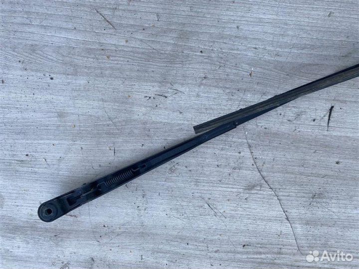 Поводок стеклоочистителя LADA Largus универсал 5