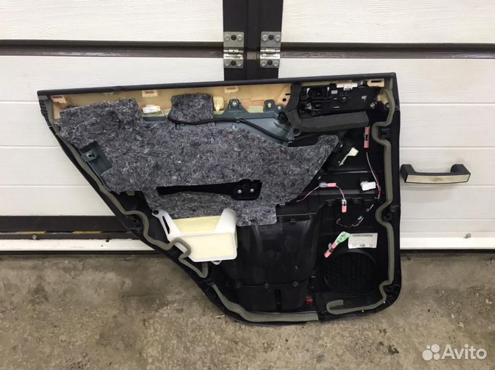 Обшивка двери задняя Toyota Land Cruiser Prado 150