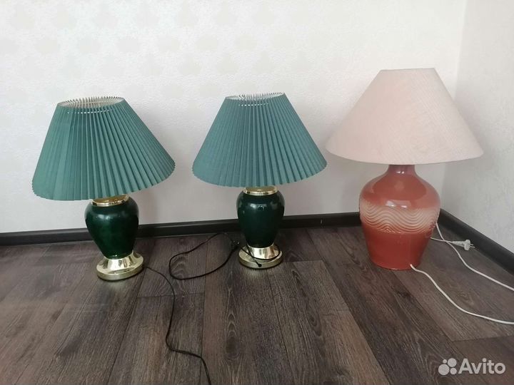 Лампа настольная зеленая