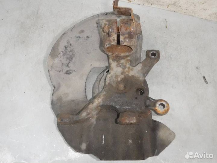 Кулак передний правый бмв