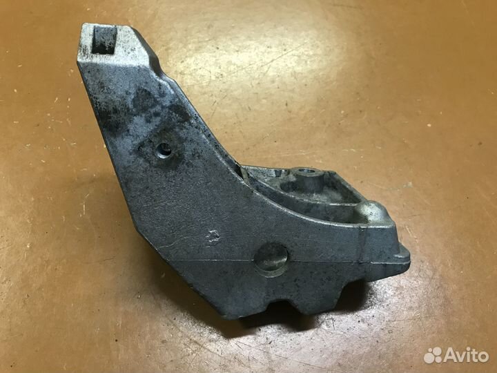 Крепления кпп VW Golf 4 1.4 2001г