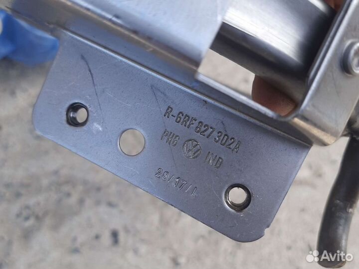 Петли крышки багажника Polo sedan