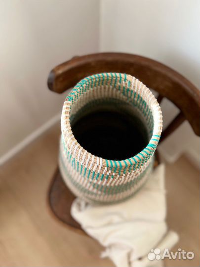 Ваза плетеная напольная