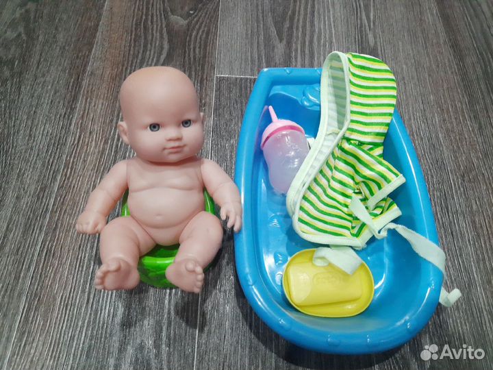 Пупс с набором аксессуаров