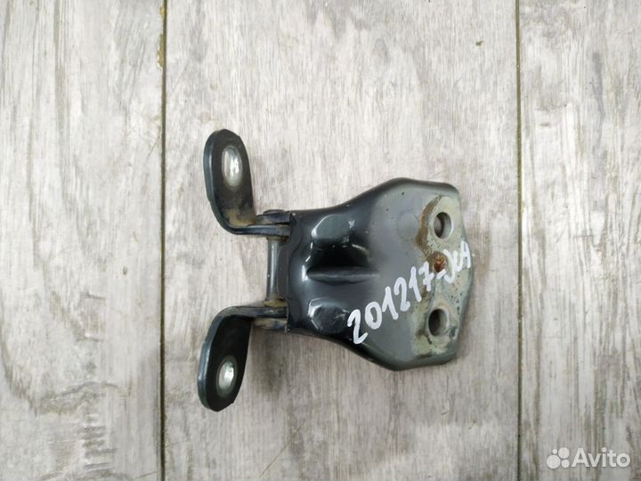 Петля двери задней левой нижняя Accent