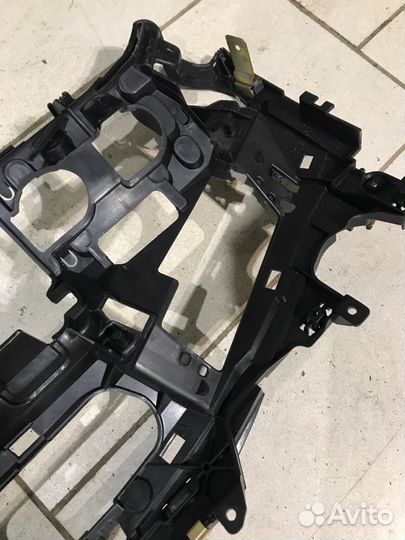 Усилитель торпедо передний Renault Espace 3 JE