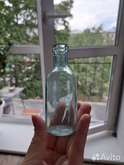 Маленькие бутылочки, вазочки