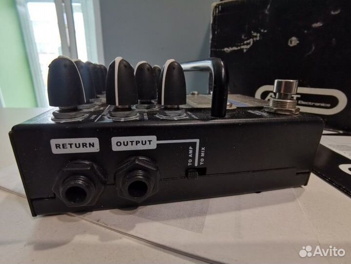 Гитарный ламповый усилитель (голова) AMT Electroni