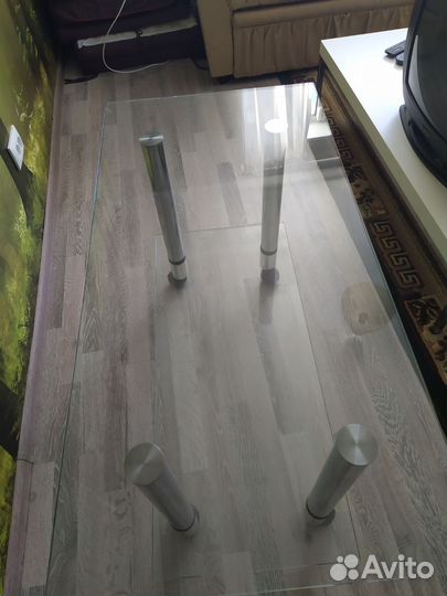 Журнальный столик на колесах бу